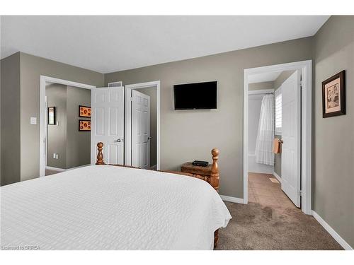 180 Thomas Avenue, Brantford, ON - Indoor Photo Showing Bedroom