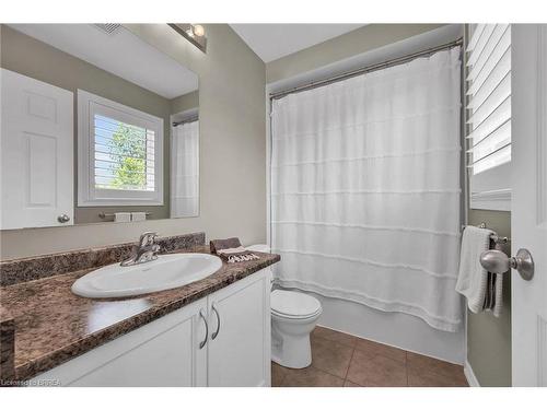 180 Thomas Avenue, Brantford, ON - Indoor Photo Showing Bathroom