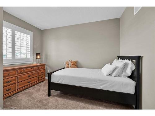 180 Thomas Avenue, Brantford, ON - Indoor Photo Showing Bedroom