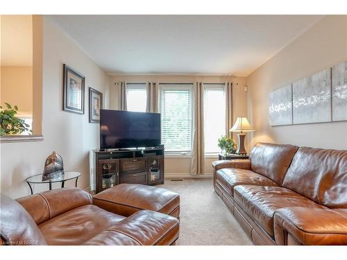 28 Richter Street, Brantford, ON - Indoor Photo Showing Living Room