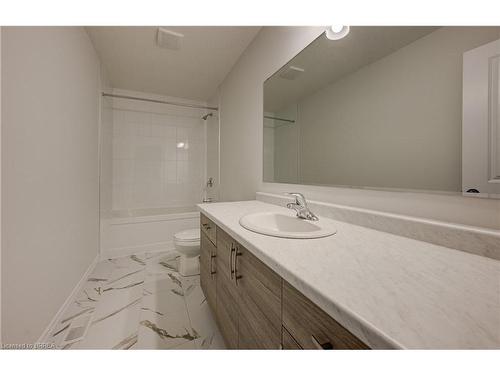 353 Bradshaw Drive, Stratford, ON - Indoor Photo Showing Bathroom