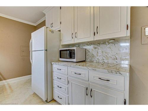 54 Franklin Street, Brantford, ON - Indoor Photo Showing Kitchen