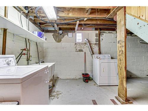 54 Franklin Street, Brantford, ON - Indoor Photo Showing Laundry Room