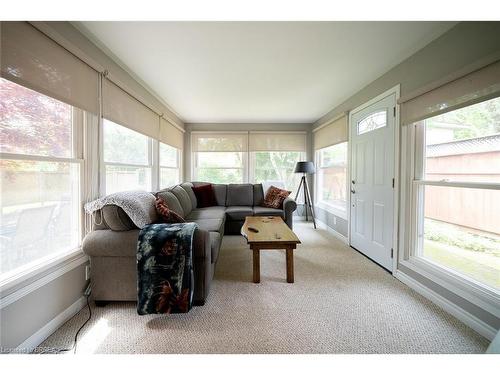 6 Sherry Lane, Brantford, ON - Indoor Photo Showing Living Room