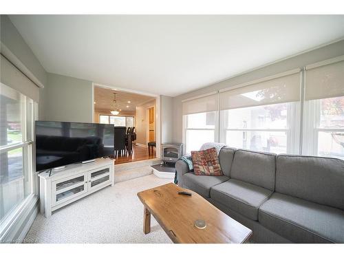 6 Sherry Lane, Brantford, ON - Indoor Photo Showing Living Room