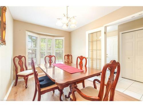 4-10 Courtland Drive, Brantford, ON - Indoor Photo Showing Dining Room