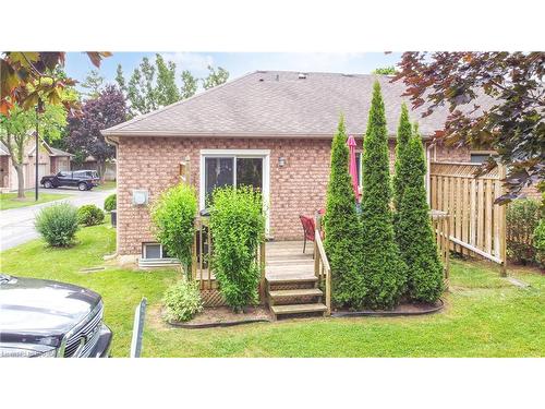 4-10 Courtland Drive, Brantford, ON - Outdoor