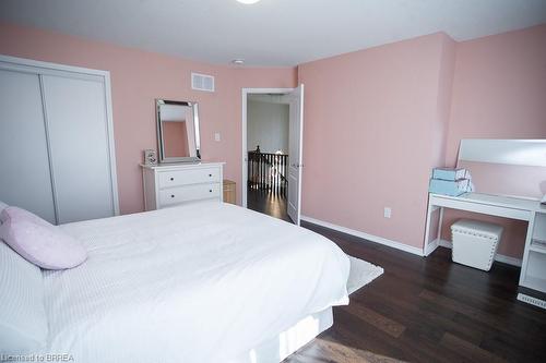 113 Munro Circle, Brantford, ON - Indoor Photo Showing Bedroom