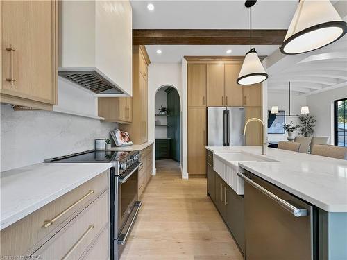 75 Grand River Street S, Paris, ON - Indoor Photo Showing Kitchen With Upgraded Kitchen