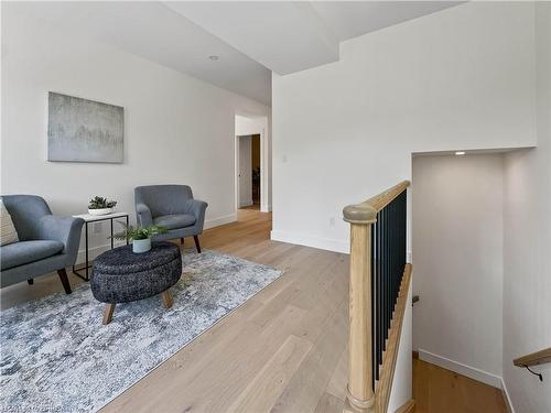 75 Grand River Street S, Paris, ON - Indoor Photo Showing Living Room