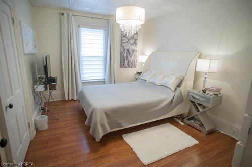 166 Brock Street, Brantford, ON - Indoor Photo Showing Bedroom