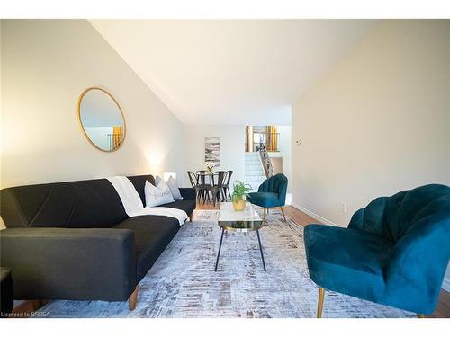 98 Ferguson Avenue N, Hamilton, ON - Indoor Photo Showing Living Room