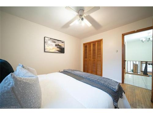 98 Ferguson Avenue N, Hamilton, ON - Indoor Photo Showing Bedroom