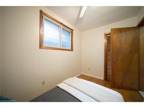 98 Ferguson Avenue N, Hamilton, ON - Indoor Photo Showing Bedroom
