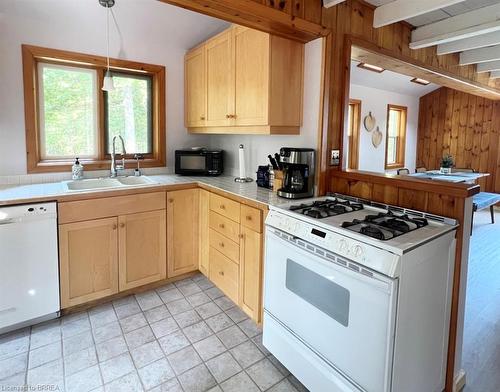 30 Elgin Street, Tobermory, ON - Indoor Photo Showing Kitchen With Double Sink