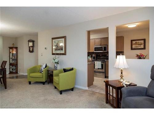 506-11 Mill Pond Court, Simcoe, ON - Indoor Photo Showing Living Room