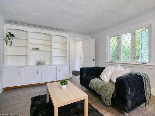 36 Lyman Street, London, ON - Indoor Photo Showing Living Room