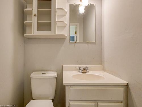 36 Lyman Street, London, ON - Indoor Photo Showing Bathroom