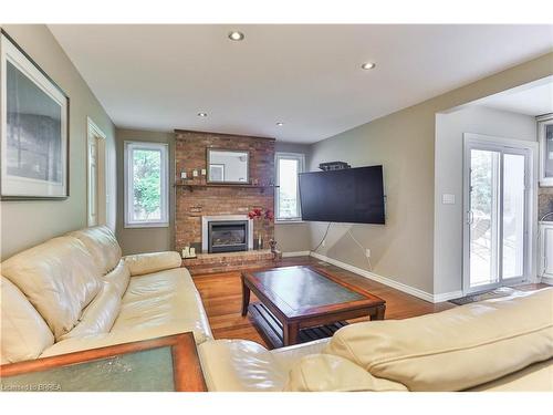 59 Highland Drive, Brantford, ON - Indoor Photo Showing Living Room With Fireplace