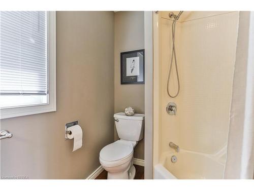 59 Highland Drive, Brantford, ON - Indoor Photo Showing Bathroom