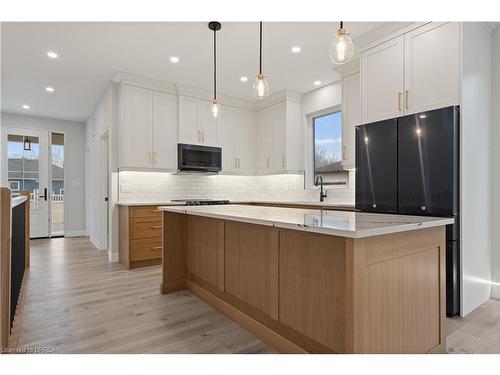 16-5 John Pound Road, Tillsonburg, ON - Indoor Photo Showing Kitchen With Upgraded Kitchen