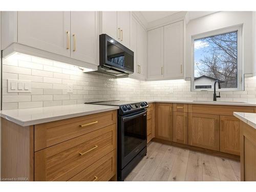 16-5 John Pound Road, Tillsonburg, ON - Indoor Photo Showing Kitchen