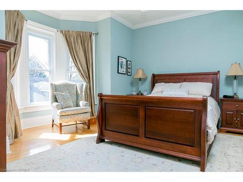 232 Grand River Street N, Paris, ON - Indoor Photo Showing Bedroom