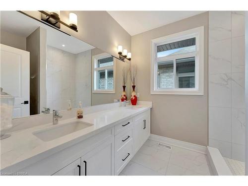 101 Craddock Boulevard, Jarvis, ON - Indoor Photo Showing Bathroom