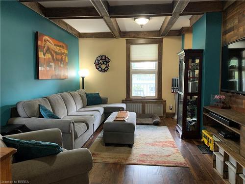 41 Capron Street, Paris, ON - Indoor Photo Showing Living Room