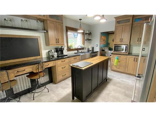 41 Capron Street, Paris, ON - Indoor Photo Showing Kitchen