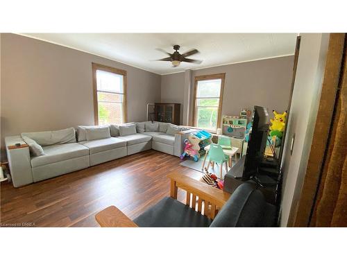 41 Capron Street, Paris, ON - Indoor Photo Showing Living Room