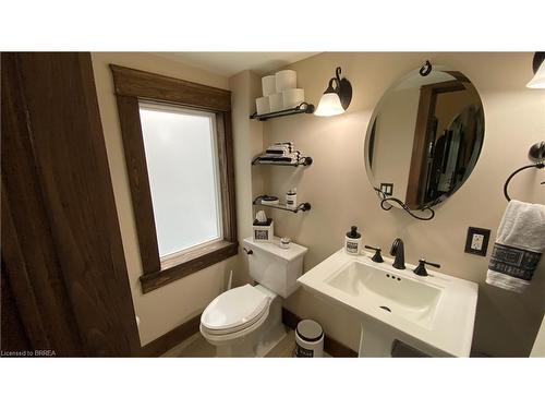 41 Capron Street, Paris, ON - Indoor Photo Showing Bathroom