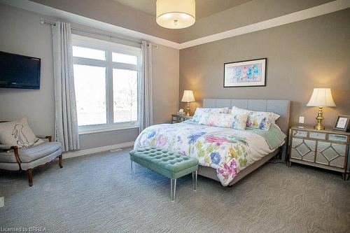 6-158 Willow Street, Paris, ON - Indoor Photo Showing Bedroom