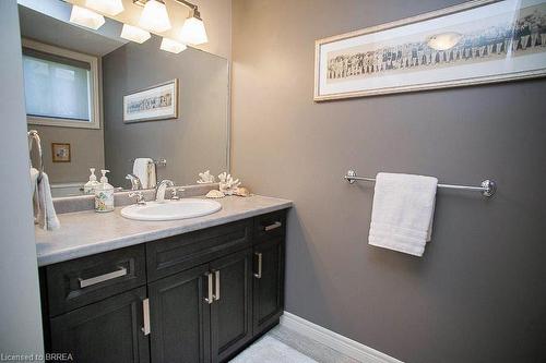 6-158 Willow Street, Paris, ON - Indoor Photo Showing Bathroom