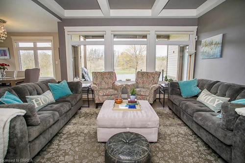 6-158 Willow Street, Paris, ON - Indoor Photo Showing Living Room