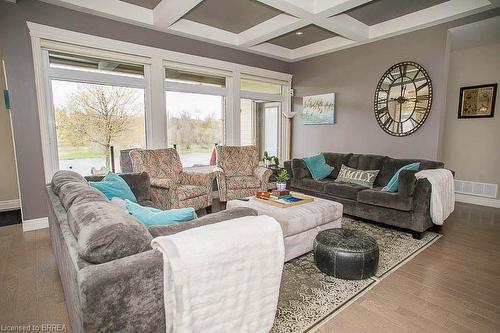 6-158 Willow Street, Paris, ON - Indoor Photo Showing Living Room