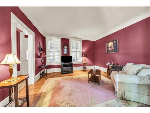 13 Philip Street, Brantford, ON - Indoor Photo Showing Living Room