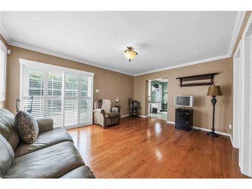 13 Philip Street, Brantford, ON - Indoor Photo Showing Living Room