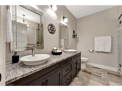 13-40 Heath Street, Brantford, ON - Indoor Photo Showing Bathroom