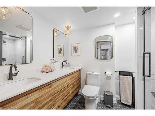 201-25 Maitland Street, Toronto, ON - Indoor Photo Showing Bathroom