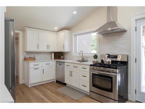 16 Church Street W, Scotland, ON - Indoor Photo Showing Kitchen