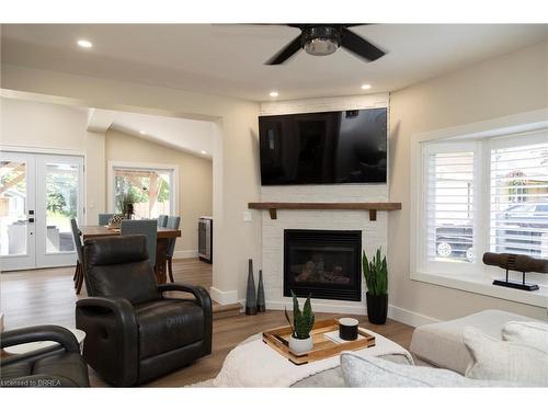 16 Church Street W, Scotland, ON - Indoor Photo Showing Living Room With Fireplace