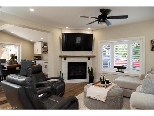 16 Church Street W, Scotland, ON - Indoor Photo Showing Living Room With Fireplace