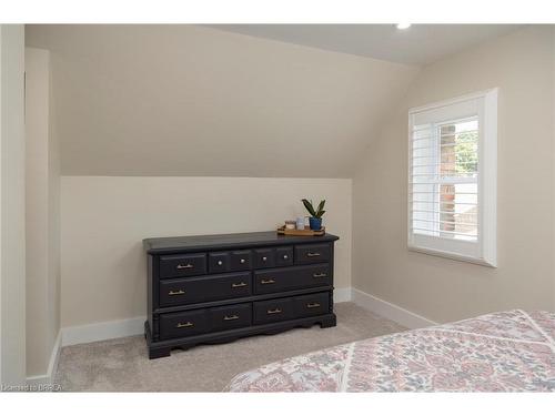 16 Church Street W, Scotland, ON - Indoor Photo Showing Bedroom