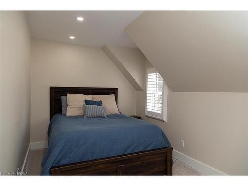 16 Church Street W, Scotland, ON - Indoor Photo Showing Bedroom