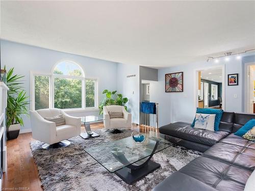 268 German School Road, Paris, ON - Indoor Photo Showing Living Room