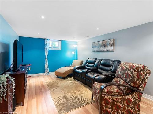 268 German School Road, Paris, ON - Indoor Photo Showing Living Room