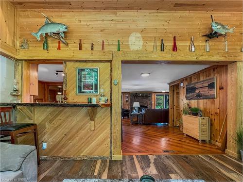 31 Fowke Lake Road, Lount, ON - Indoor Photo Showing Living Room