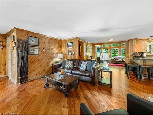 31 Fowke Lake Road, Lount, ON - Indoor Photo Showing Living Room