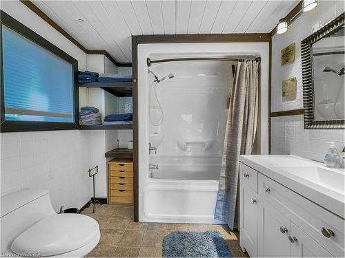 31 Fowke Lake Road, Lount, ON - Indoor Photo Showing Bathroom